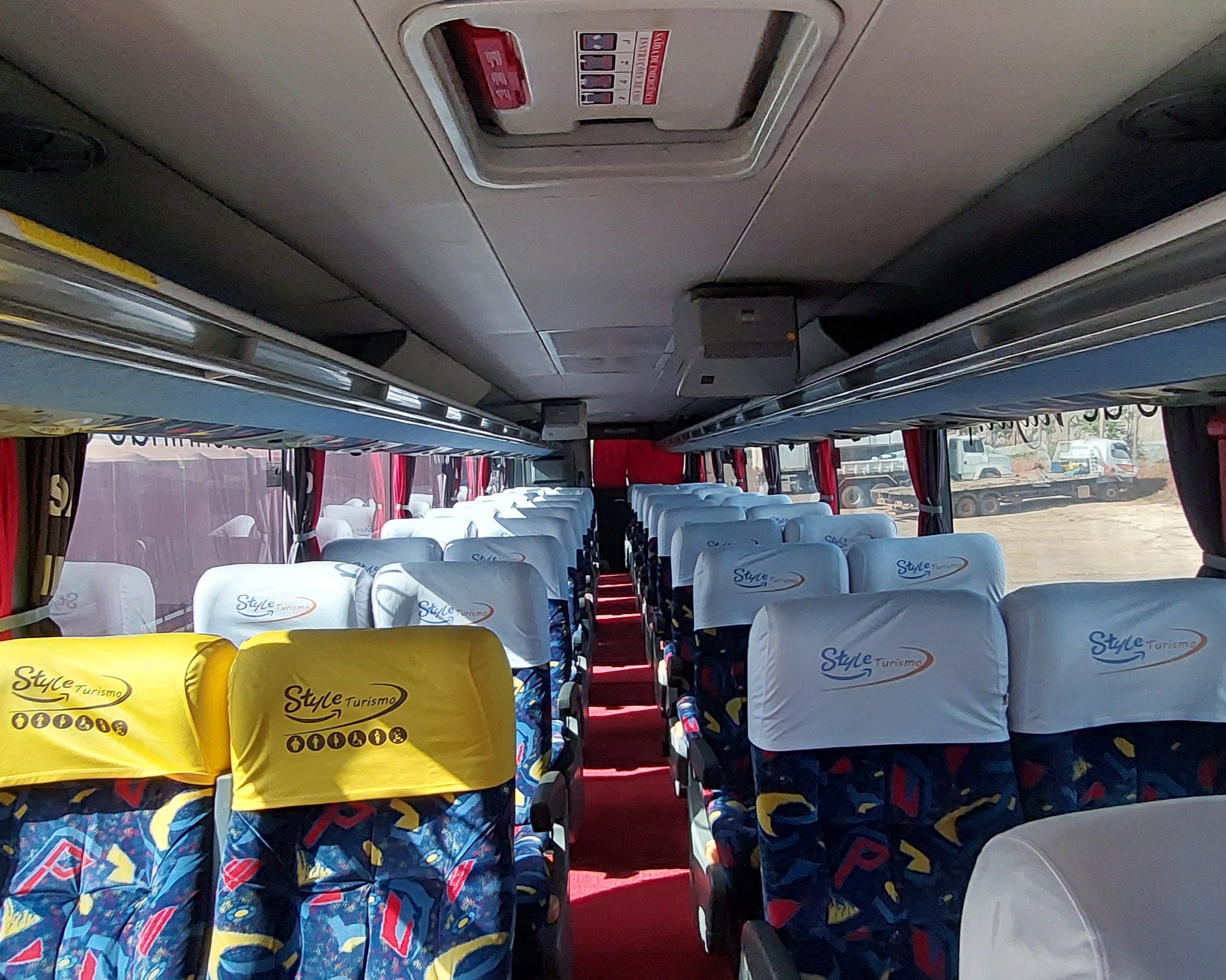 Frota Style Turismo em São Gotardo e região – Experiência premium em cada viagem, com veículos modernos, climatizados e tomadas para carregar seus dispositivos durante o trajeto.