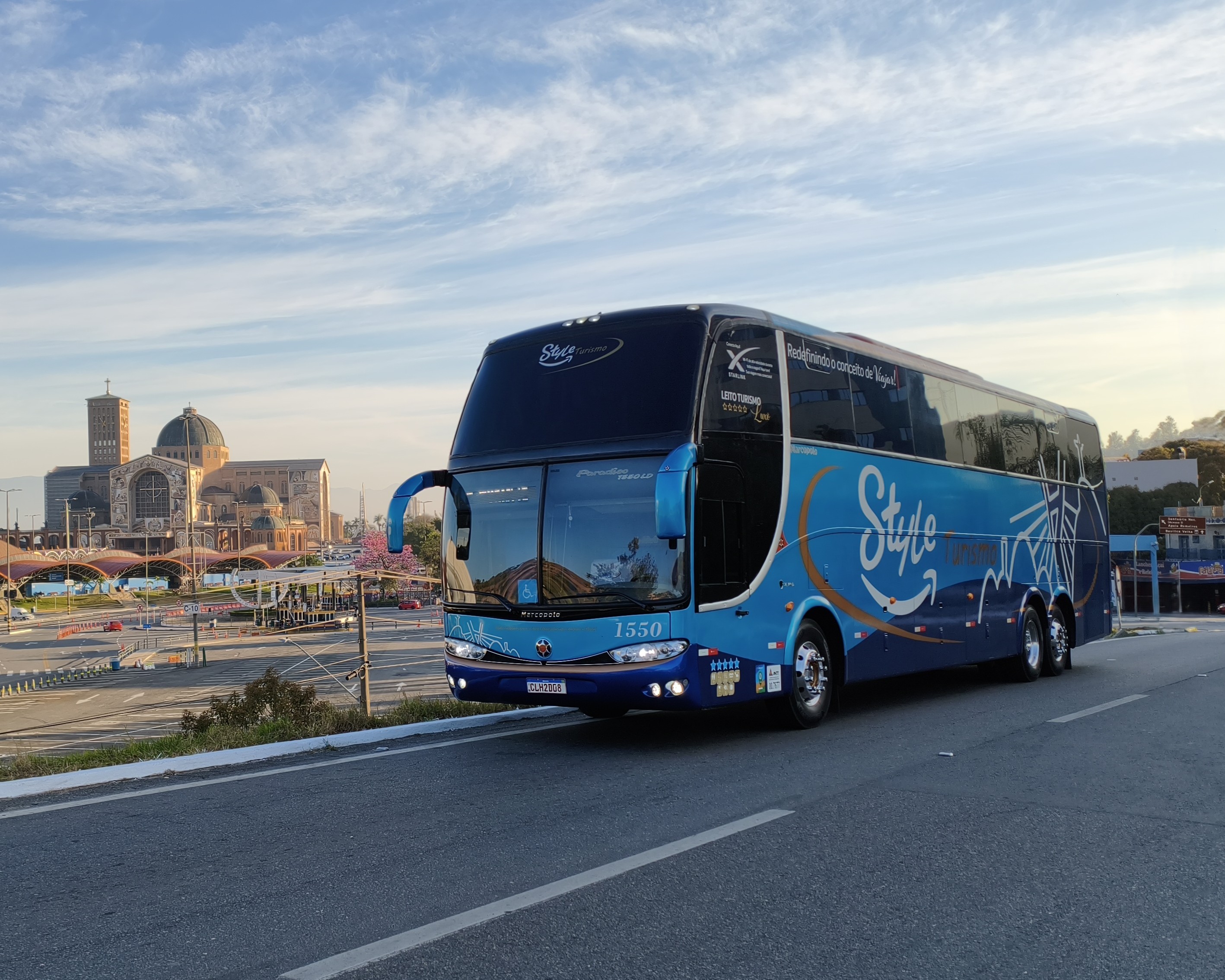 Frota Style Turismo em São Gotardo e região – Experiência premium em cada viagem, com veículos modernos, climatizados e tomadas para carregar seus dispositivos durante o trajeto.